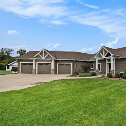 Buy this 5 bed house on 24361 KIngfisher Court in Elkhart County, IN 46514