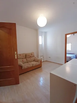 Image 5 - Calle Aurora, 28035 Madrid, Spain - Apartment for rent