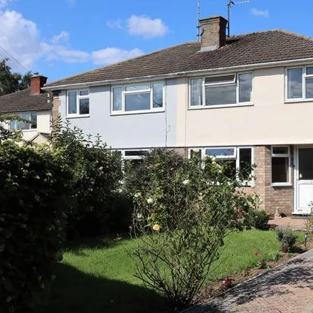 Rent this 4 bed duplex on Brasenose Drive in Kidlington, OX5 2HD
