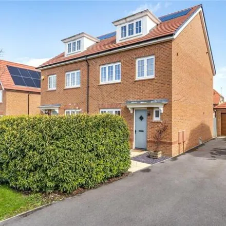 Buy this 4 bed duplex on Galton Way in Newell Green, RG42 4GS