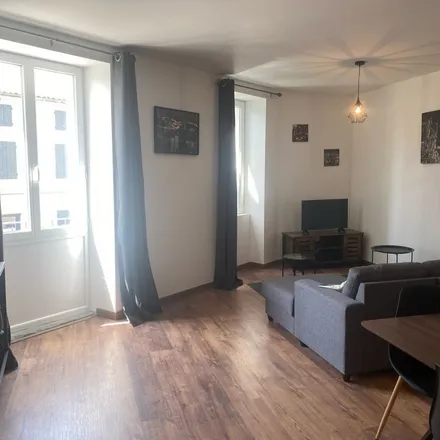 Image 7 - 42 Rue du Portail, 26780 Châteauneuf-du-Rhône, France - Apartment for rent