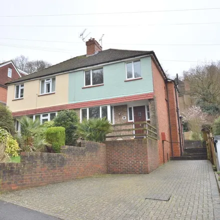 Rent this 3 bed duplex on 48 Woodside Way in Redhill, RH1 4DD