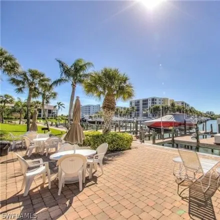 Image 3 - 390 Lenell Road, Fort Myers Beach, Lee County, FL 33931, USA - Condo for sale