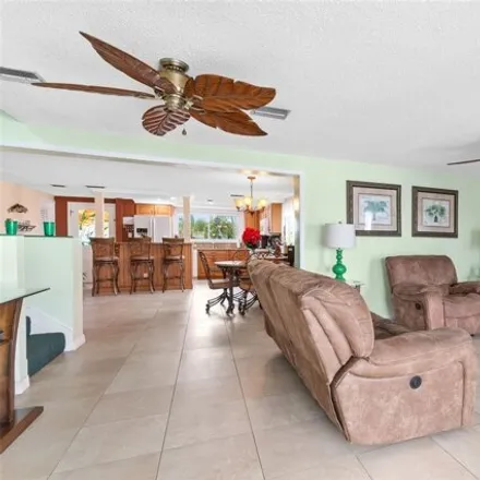 Image 9 - 5137 Blue Heron Dr, New Port Richey, Florida, 34652 - House for sale