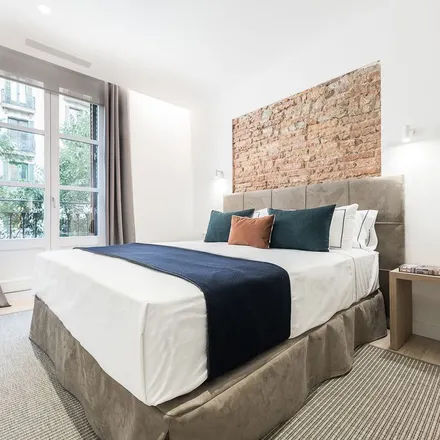 Rent this 2 bed apartment on Plaça del Doctor Letamendi in 36, 08001 Barcelona