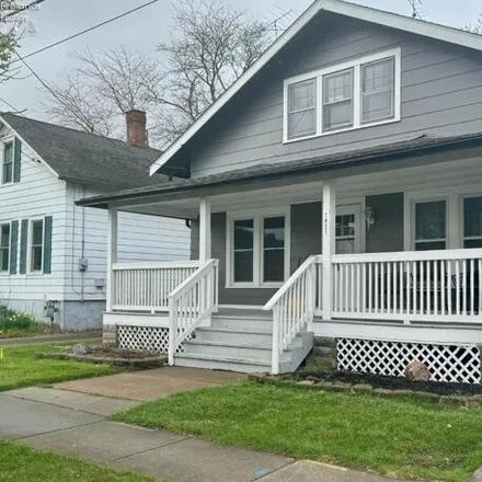 Buy this 2 bed house on 1917 Campbell Street in Sandusky, OH 44870