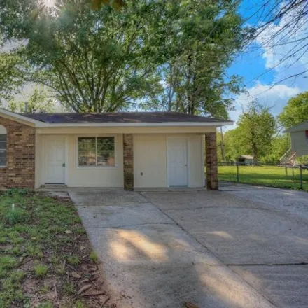 Buy this 3 bed house on 4826 Okeefe St in Bossier City, Louisiana