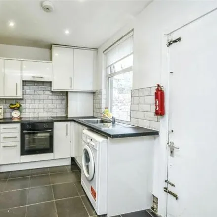Image 4 - Halsbury Road, Liverpool, L6 6DQ, United Kingdom - Townhouse for sale