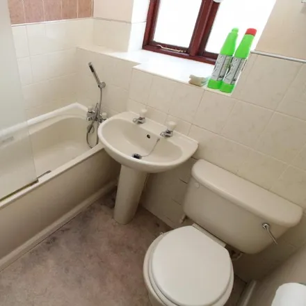 Image 5 - Norwood Lane, Newport Pagnell, MK16 0PQ, United Kingdom - House for rent