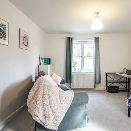 Image 2 - Cleeve Road, Goring-on-Thames, RG8 9BF, United Kingdom - Apartment for rent