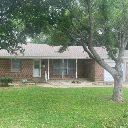 Rent this 3 bed house on 328 Jefferson Avenue in DeSoto, TX 75115