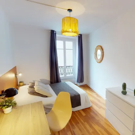 Rent this 4 bed room on 63 Avenue de Wagram in 75017 Paris, France