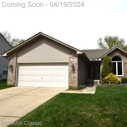 Buy this 3 bed house on 2799 Knight Drive in Troy, MI 48085