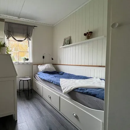 Rent this 2 bed house on Malmbäck in 330 18 Värnamo kommun, Sweden