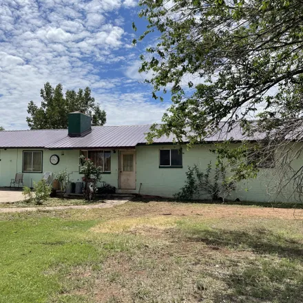 Buy this 3 bed house on North 13th Street West in St. Johns, AZ 85936