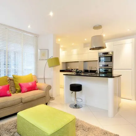 Rent this 1 bed apartment on Guildford Court in Guilford Street, London