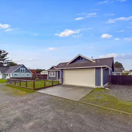 Buy this 6 bed house on 1784 Mygina Avenue in McKinleyville, CA 95519