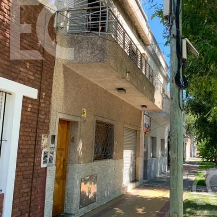 Buy this 4 bed house on General Heredia 717 in Partido de Avellaneda, 1870 Gerli