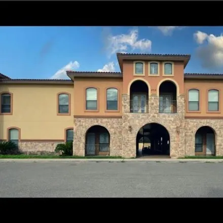 Rent this 3 bed condo on 2811 Mimosa Street in Mission, TX 78574