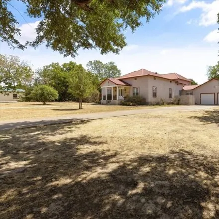 Image 3 - 868 East Reynosa Avenue, De Leon, TX 76444, USA - House for sale