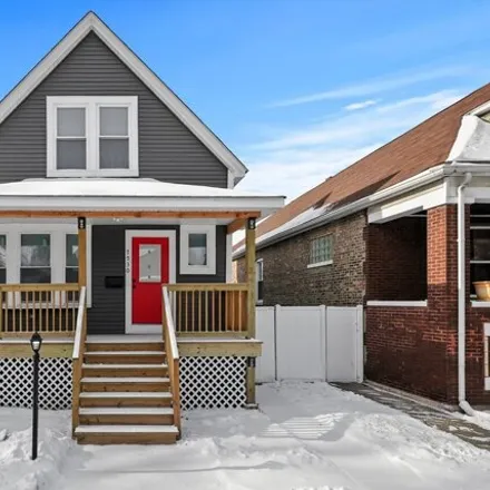 Buy this 4 bed house on 7530 South Vernon Avenue in Chicago, IL 60619