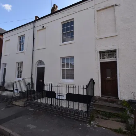 Rent this 3 bed townhouse on 1 Mill Street in Royal Leamington Spa, CV31 1ES