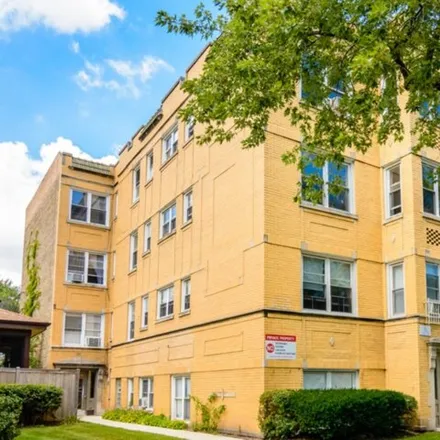 Rent this 1 bed condo on 6206 North Francisco Avenue in Chicago, IL 60645
