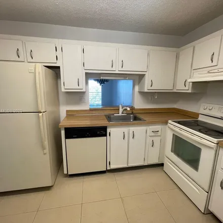 Image 2 - 101 Belmont Lane, North Lauderdale, FL 33068, USA - Apartment for rent