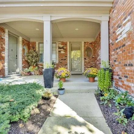 Image 2 - 1237 Charles Lane, Westmont, IL 60559, USA - House for sale