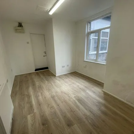 Rent this 1 bed apartment on St Peter in Gopsall Street, Leicester