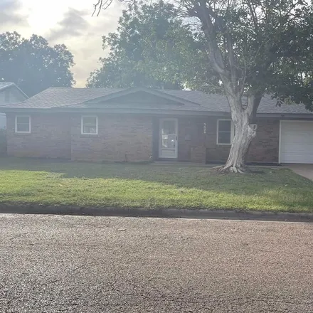 Buy this 3 bed house on 1626 Glendale Drive in Abilene, TX 79603