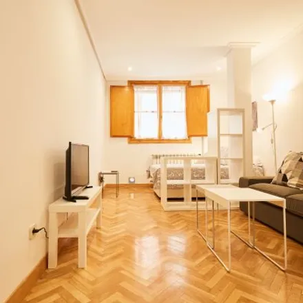 Rent this studio apartment on Calle de la Madera in 53, 28004 Madrid