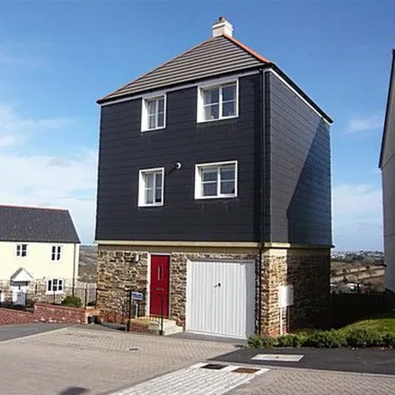 Rent this 3 bed apartment on Poltair Road in Penryn, TR10 8NZ