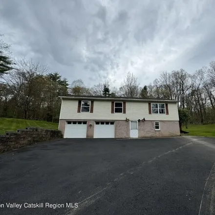 Rent this 3 bed house on 974 Old Post Road in Rifton, New Paltz