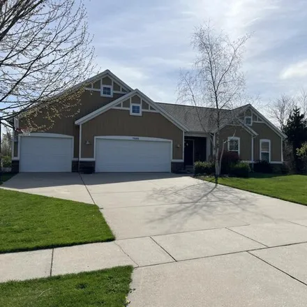 Image 2 - 7490 Emerald Woods Drive Southeast, Gaines Charter Township, MI 49315, USA - House for sale