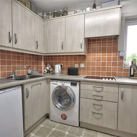 Rent this 2 bed apartment on Sellars Hill in Godalming, GU7 2HH
