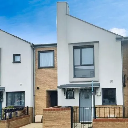 Buy this 2 bed house on Kilmeston Close in Eastleigh, SO50 5LL