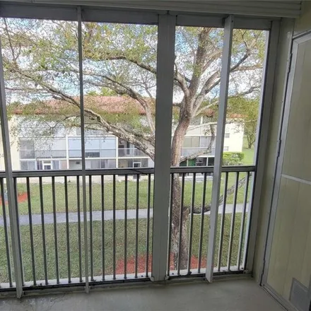 Image 1 - 100 Southwest 132nd Way, Pembroke Pines, FL 33027, USA - Condo for rent