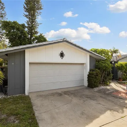 Buy this 3 bed house on 1913 Dolphin Boulevard South in Pinellas County, FL 33707