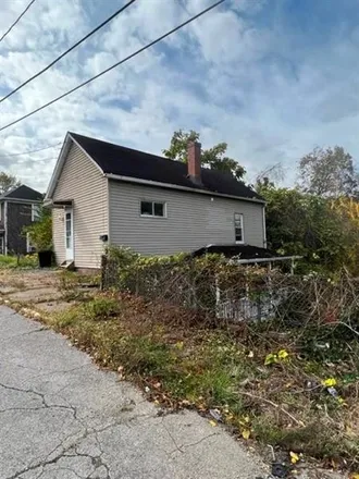 Image 2 - 409 Rostraver Street, Monessen, Westmoreland County, PA 15062, USA - House for sale