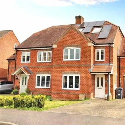 Buy this 5 bed duplex on Capability Way in Greenham, RG19 8FA