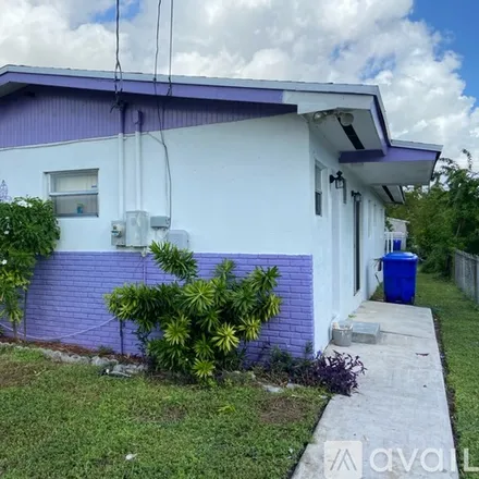 Image 7 - 4221 Southwest 21st Street - House for rent