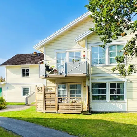 Rent this 3 bed apartment on Gärdhemsstigen in 543 31 Tibro, Sweden
