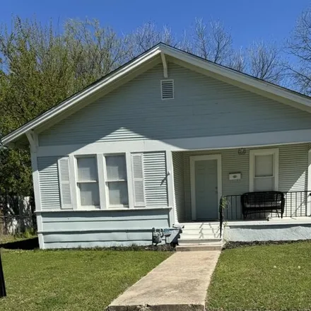 Buy this 3 bed house on 1040 A Street Northeast in Ardmore, OK 73401