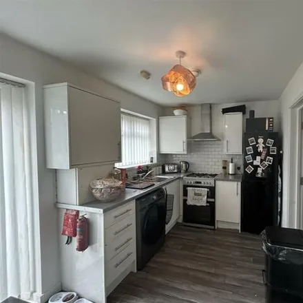 Image 3 - Sutton Approach, Leeds, LS14 6AH, United Kingdom - House for rent