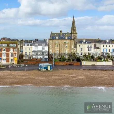 Image 3 - Aunt Vi's Tea and Cake, Esplanade, Weymouth, DT4 7SL, United Kingdom - Townhouse for sale