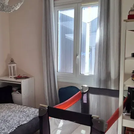 Rent this 3 bed house on 13760 Saint-Cannat