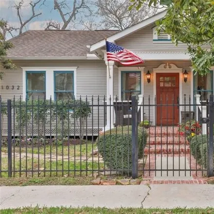 Buy this 3 bed house on 1076 Peddie Street in Houston, TX 77009