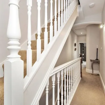 Rent this 6 bed townhouse on 30 Aston Street in Oxford, OX4 1EN