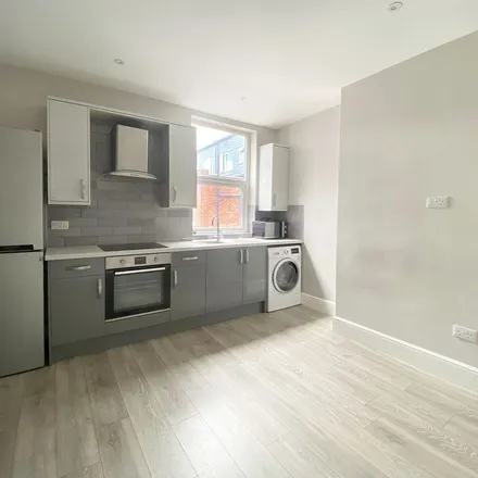 Image 7 - 383-385 Ecclesall Road, Sheffield, S11 8PG, United Kingdom - Apartment for rent